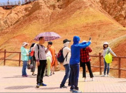 张掖丹霞旅游市场持续“升温”游客接待量稳步上升